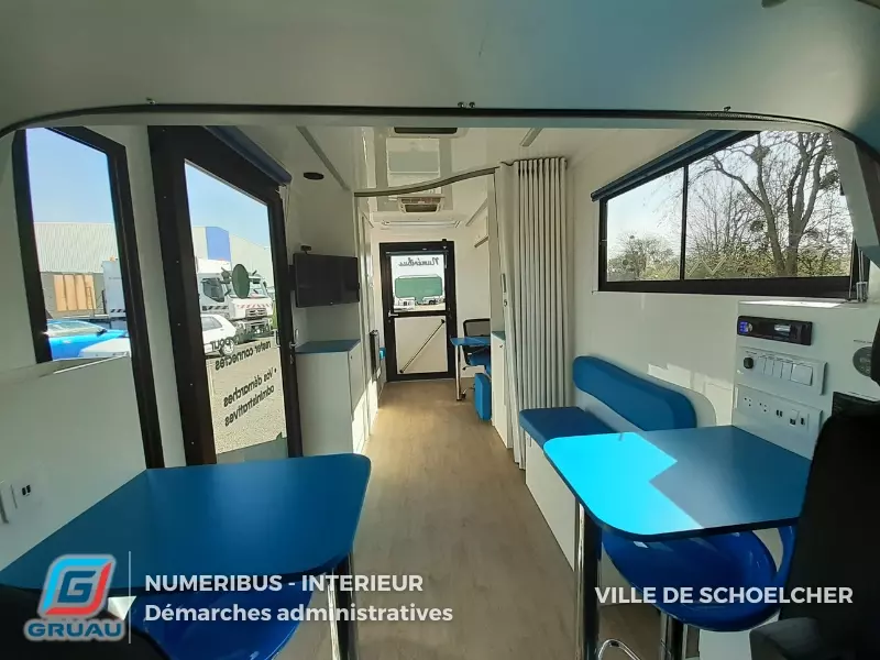 Bus numérique - Véhicule bureau mobile - Gruau Le Mans